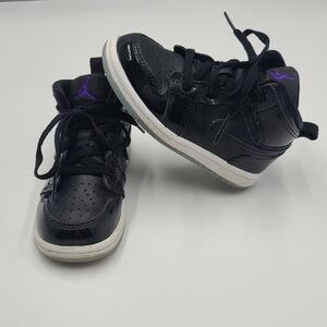 Nike Jordan 1 mid SE toddler size 8